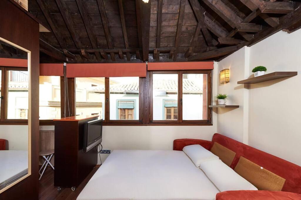 Lindo Estudio Con Terraza San Matias Granada Ngoại thất bức ảnh